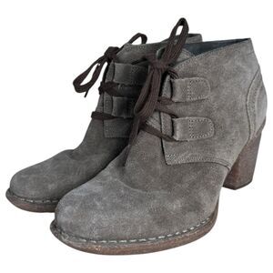 Clarks Carleta Lyon Suede Gum Sole Heel Booties Women's Size 7.5